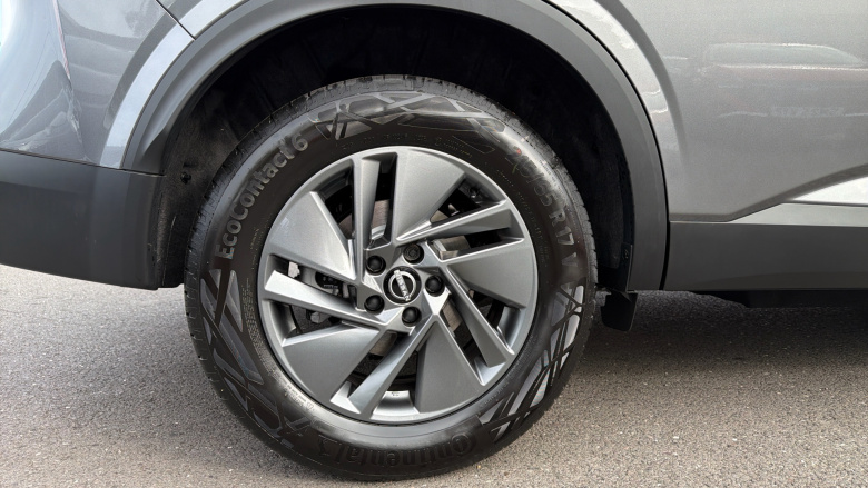 Nissan Qashqai 1.3 DiG-T MH Acenta Premium 5dr Petrol Hatchback